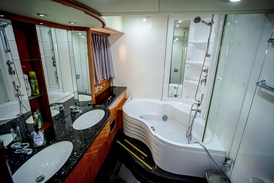 Carmen yacht | AED2,700/hour